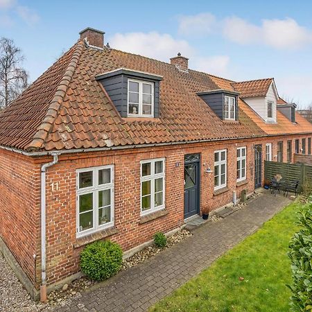Lovely Home In Sonderborg With Kitchen ภายนอก รูปภาพ